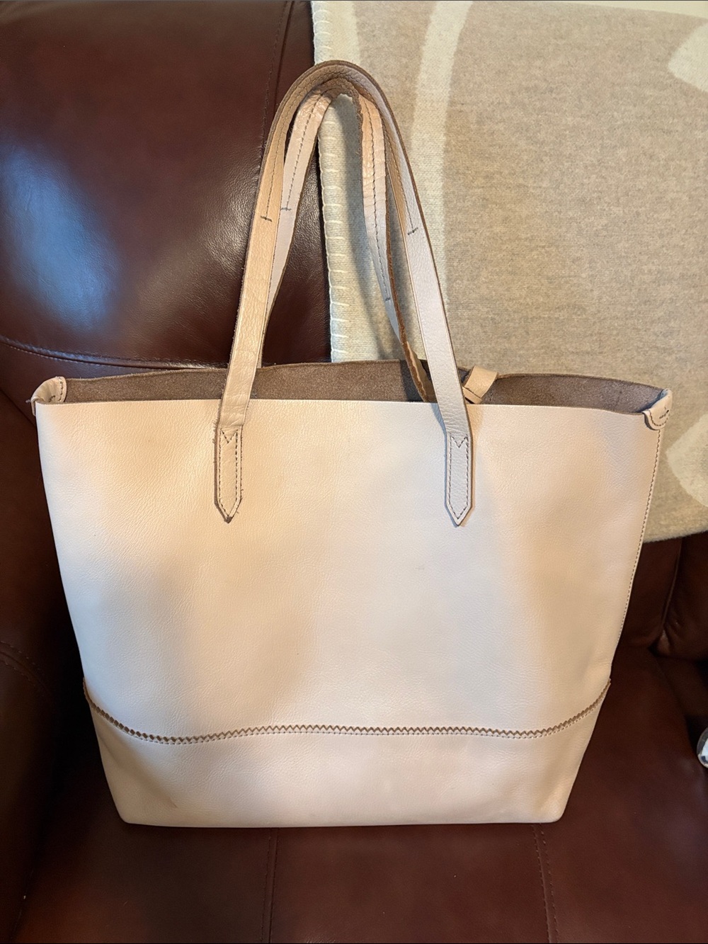 J. CREW Everyday Leather Tote Bag in Light Beige - Timeless Carryall
